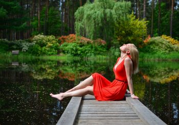 How Should Women Wear Their Dresses