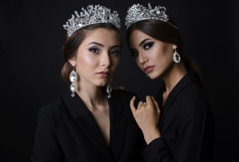 Women Adores Jewelries